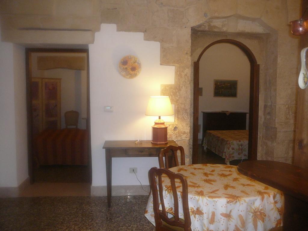 Antica Galateo Bed & Breakfast Lecce Bagian luar foto