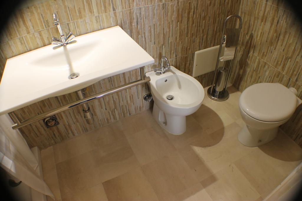 Antica Galateo Bed & Breakfast Lecce Bagian luar foto